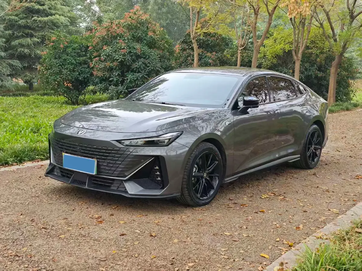 2023 ChangAn UNI-V iDD 1.5T 170HP L4 6TCT PHEV 18.4KWH