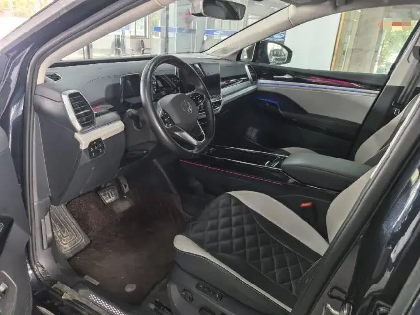 2021 VOLKSWAGEN ID.6 thumbnail 2