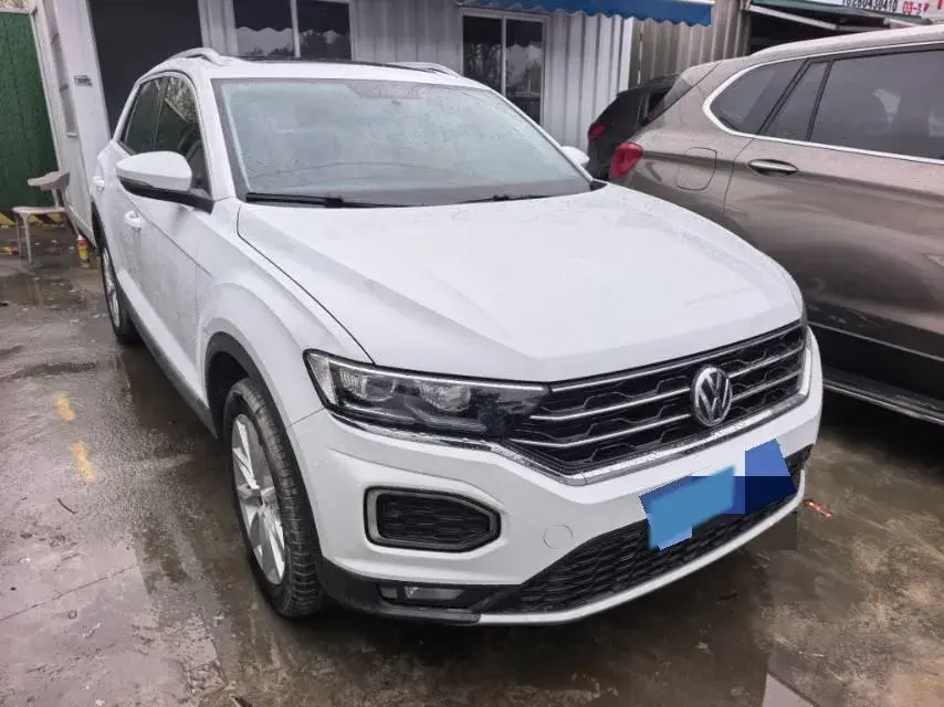 2018 VOLKSWAGEN T-ROC thumbnail 2