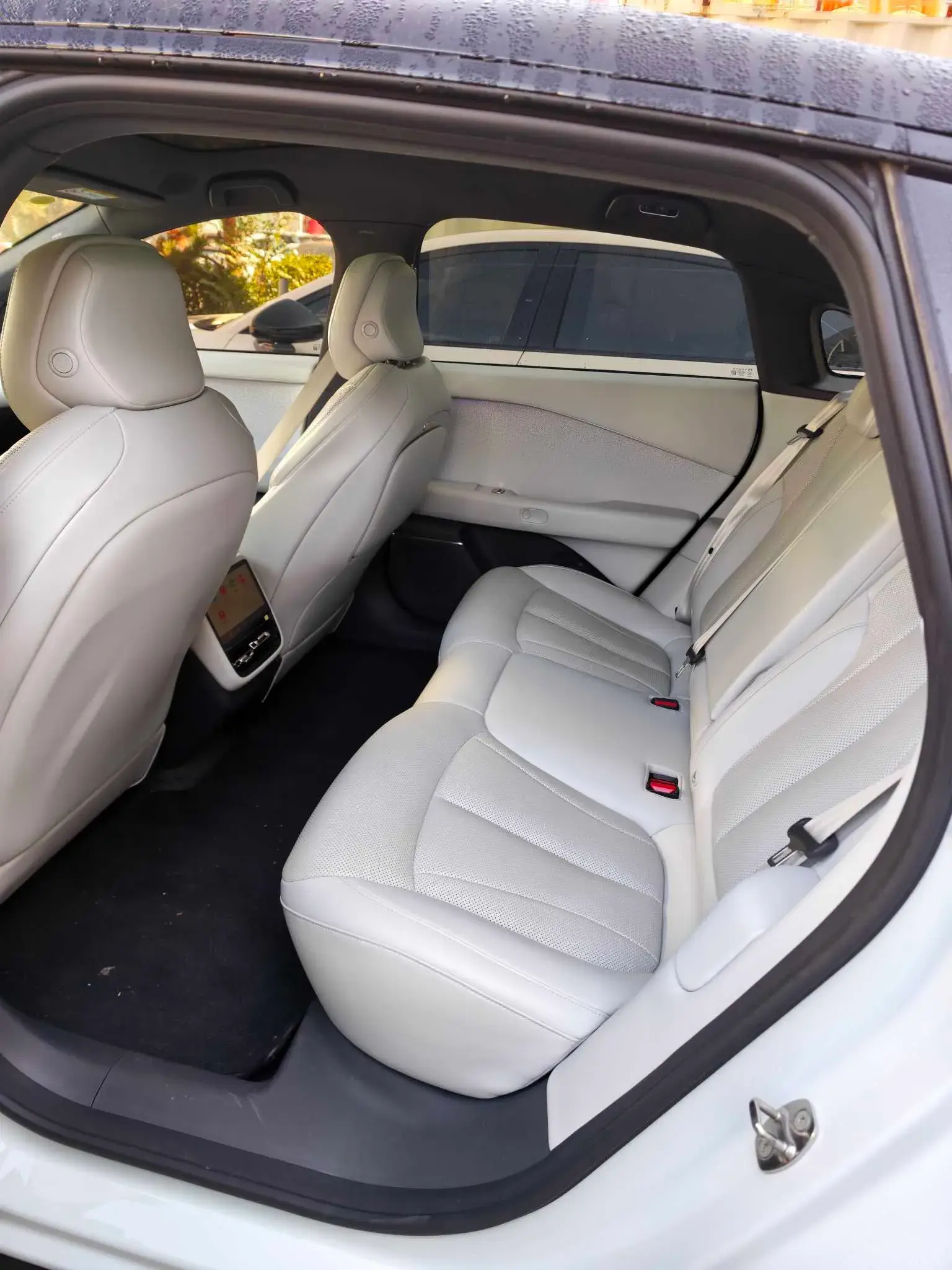 2024 XPENG P7+ thumbnail 4