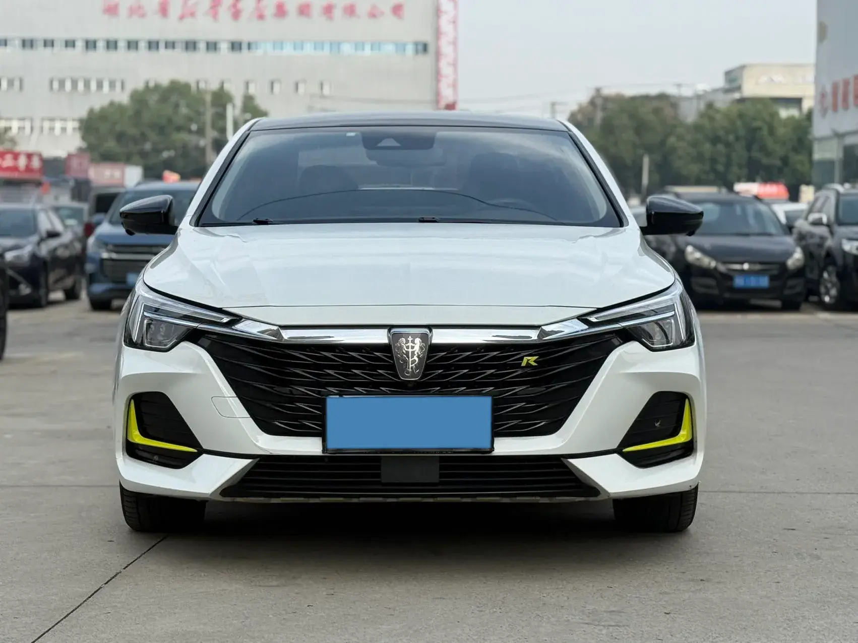 2020 ROEWE I6 thumbnail 2