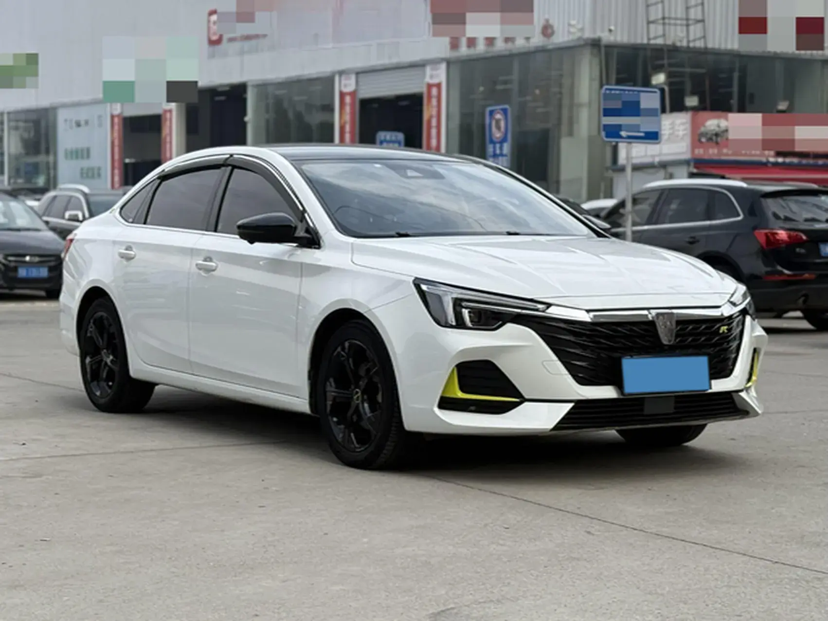 2020 ROEWE I6 thumbnail 3
