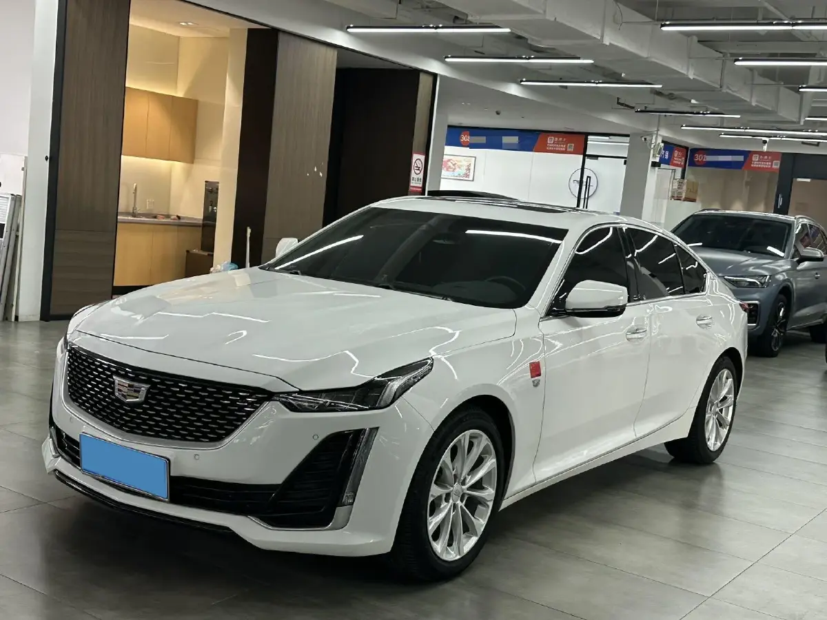 2022 Cadillac CT5 2.0T 237HP L4 10AT