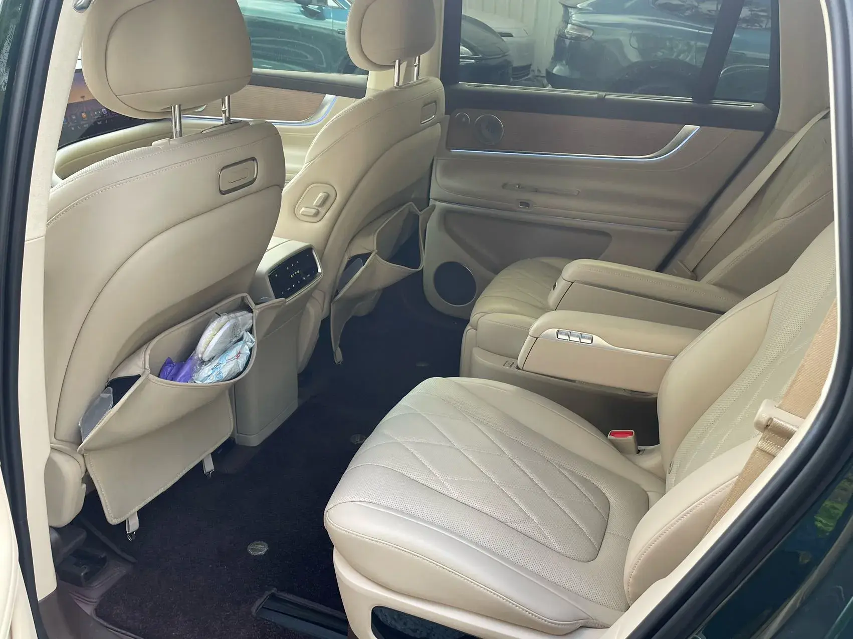 2024 AITO AITO thumbnail 4