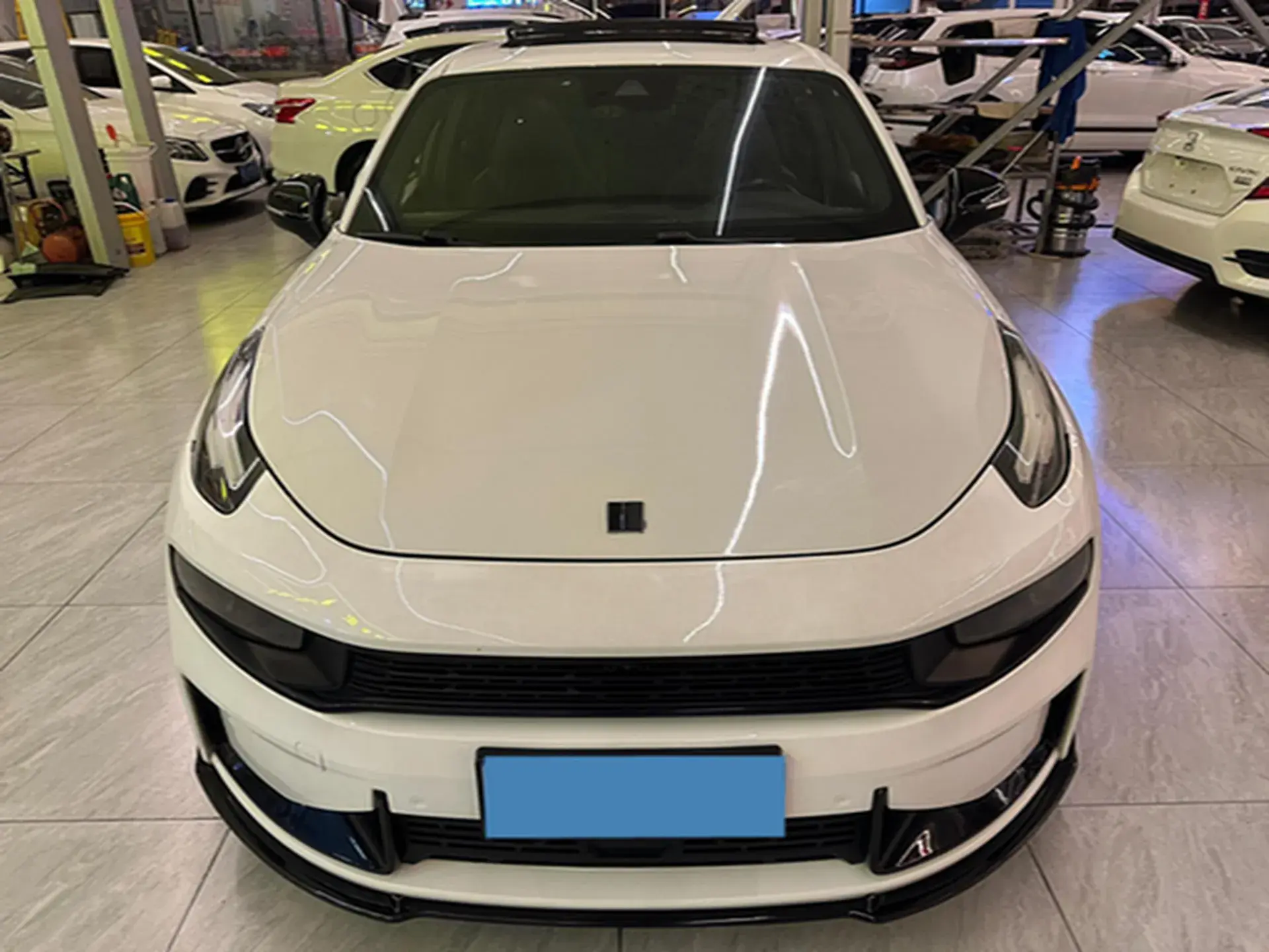 2019 LYNK&CO 03 thumbnail 2