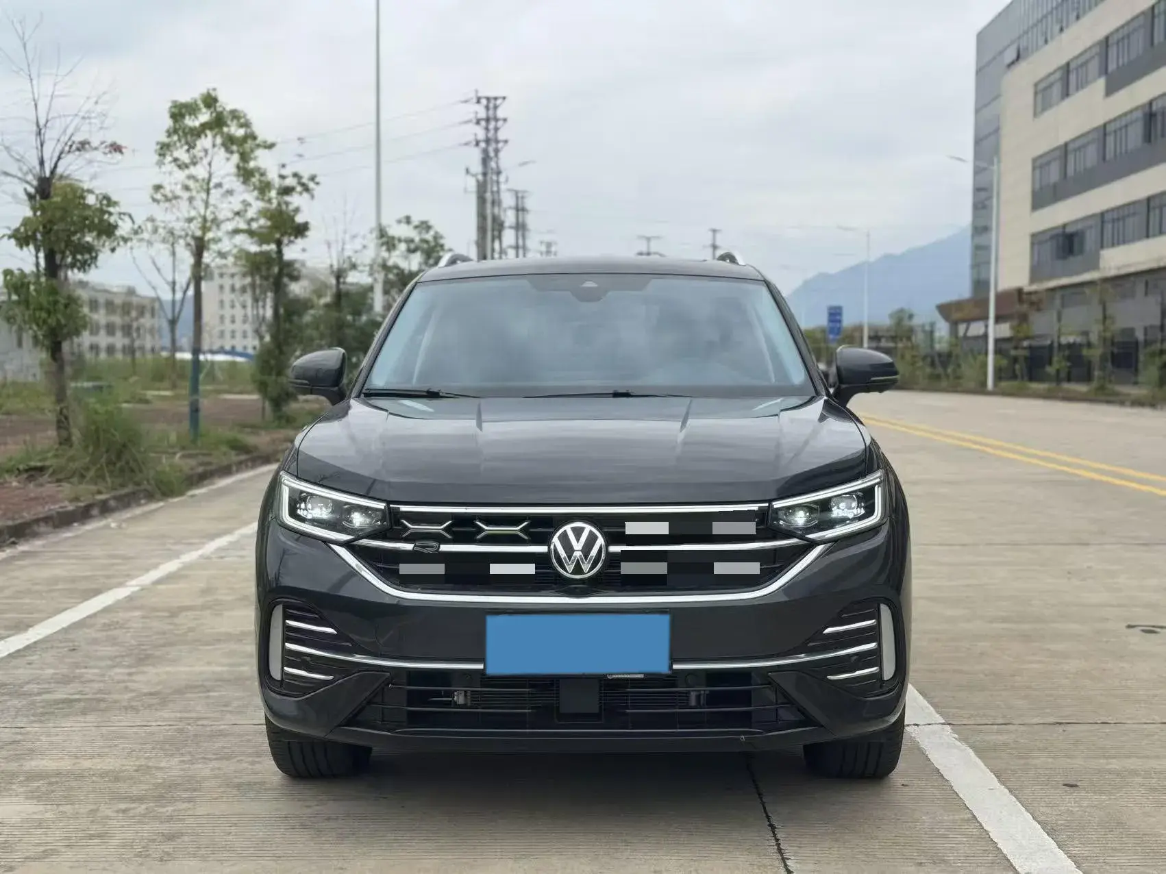 2024 VOLKSWAGEN TAYRON thumbnail 2