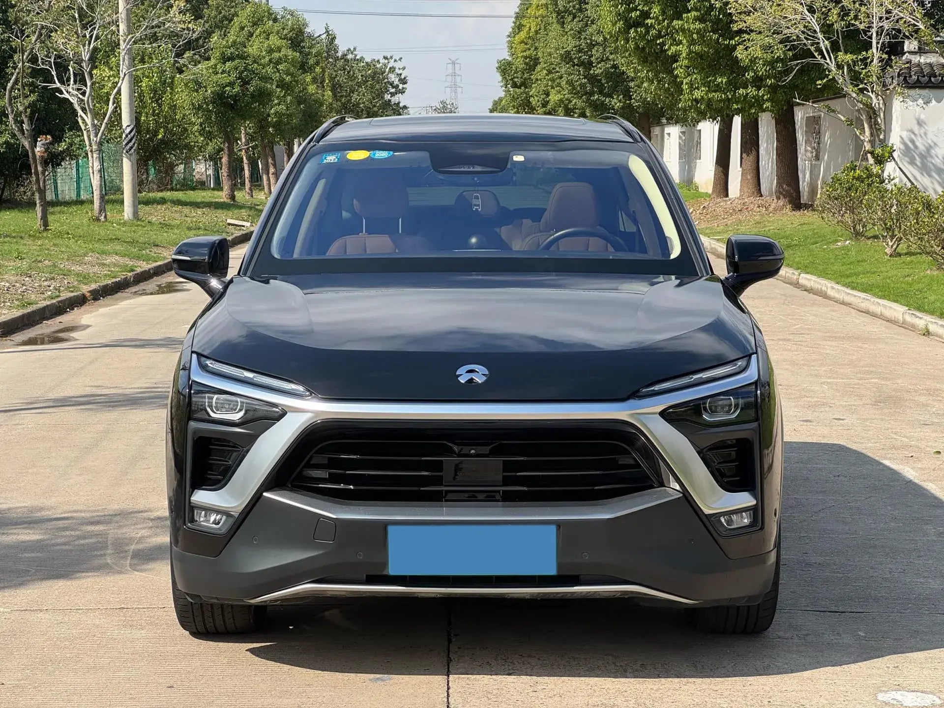 2018 NIO ES8 thumbnail 2