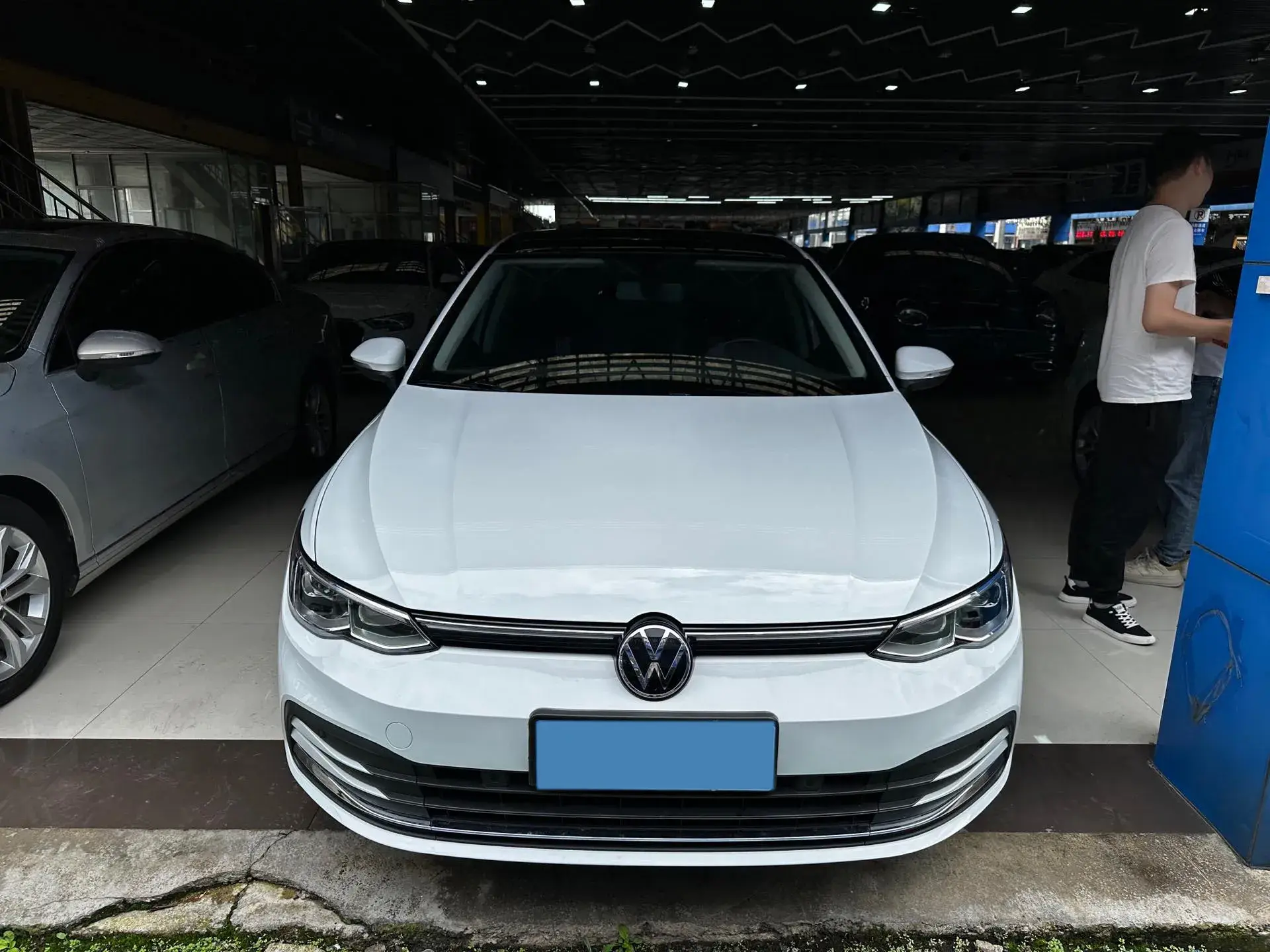 2021 VOLKSWAGEN GOLF thumbnail 3