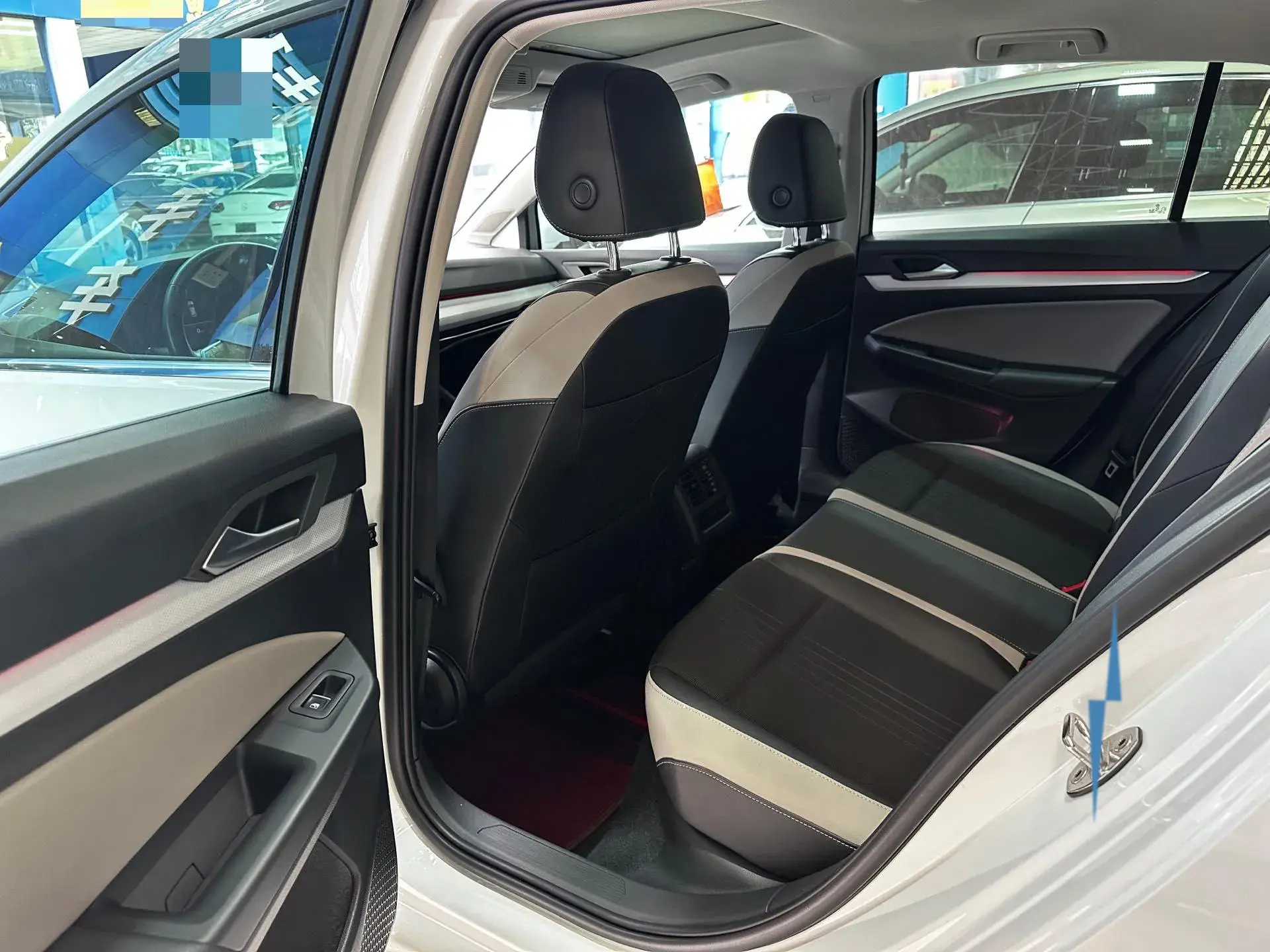 2021 VOLKSWAGEN GOLF thumbnail 4