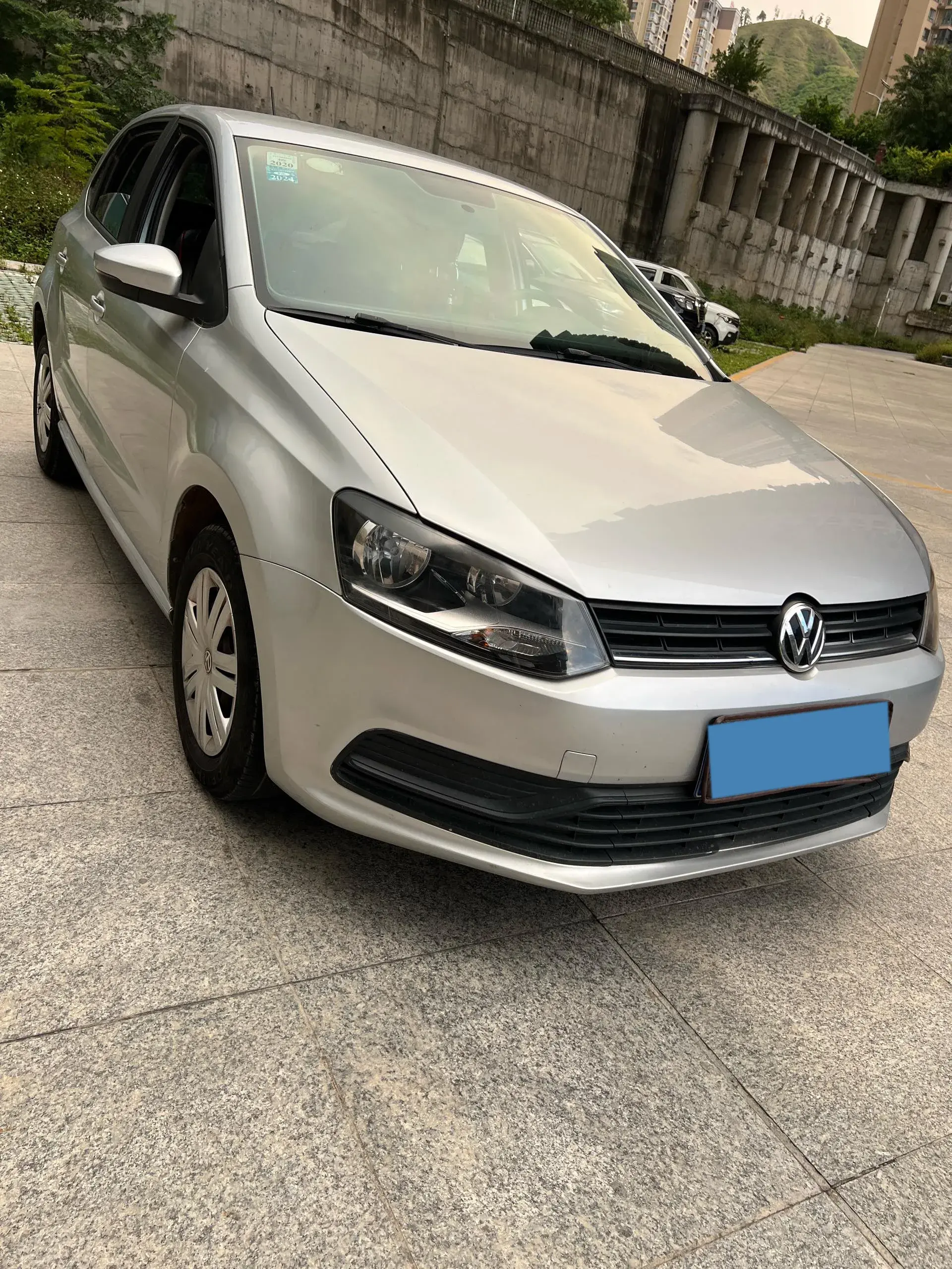 2016 VOLKSWAGEN POLO thumbnail 3