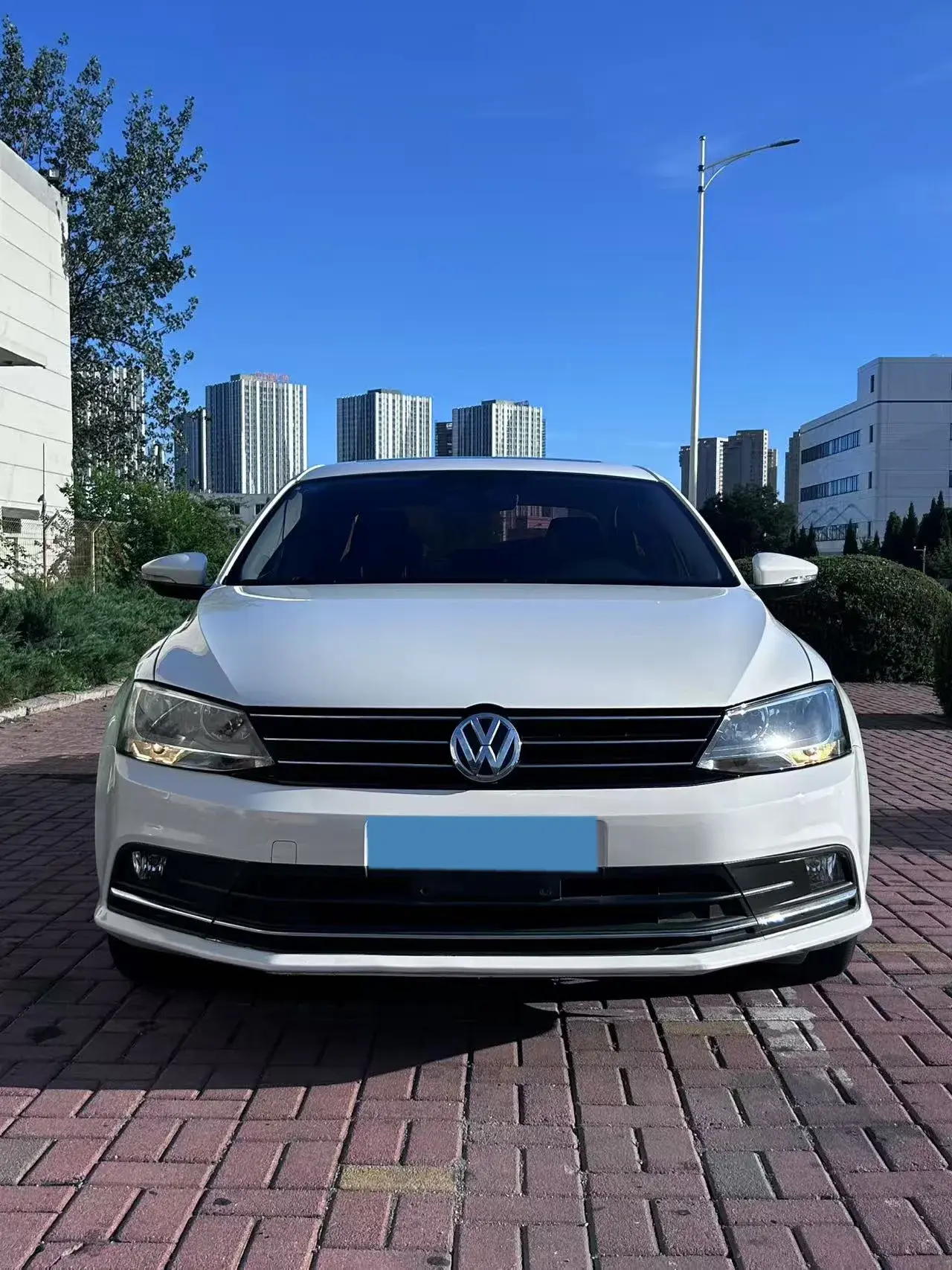 2018 VOLKSWAGEN SAGITAR thumbnail 2