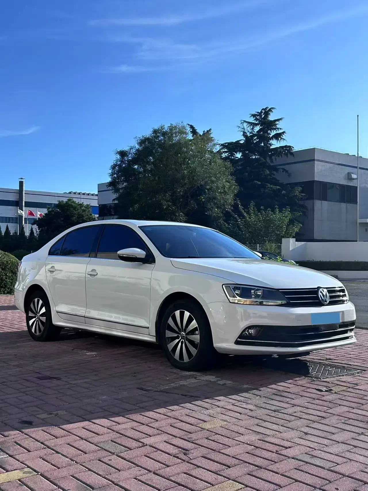 2018 VOLKSWAGEN SAGITAR thumbnail 3