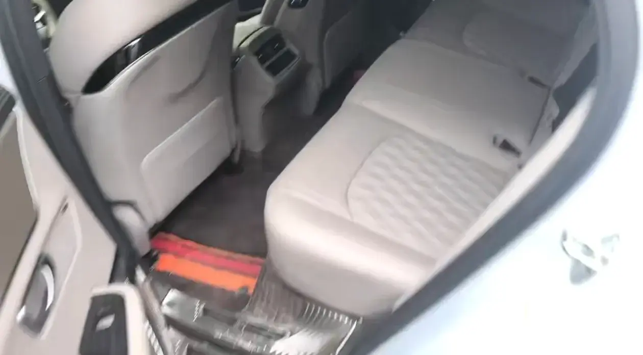 2024 BYD HAN thumbnail 3