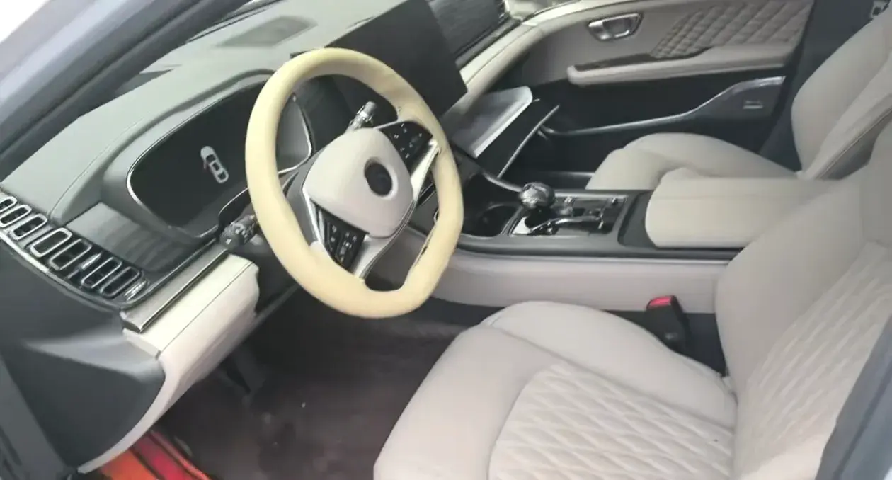 2024 BYD HAN thumbnail 2