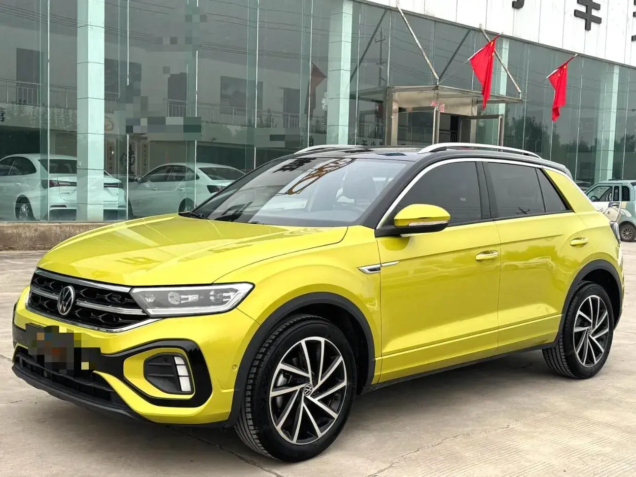 2023 VOLKSWAGEN T-ROC view 1