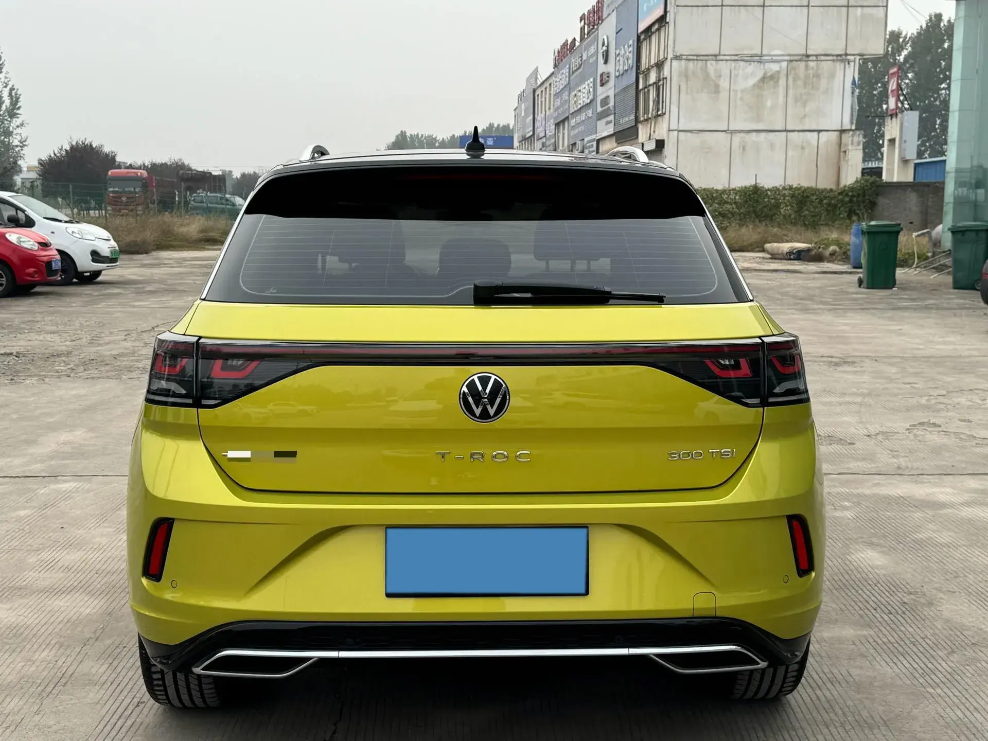 2023 VOLKSWAGEN T-ROC thumbnail 4