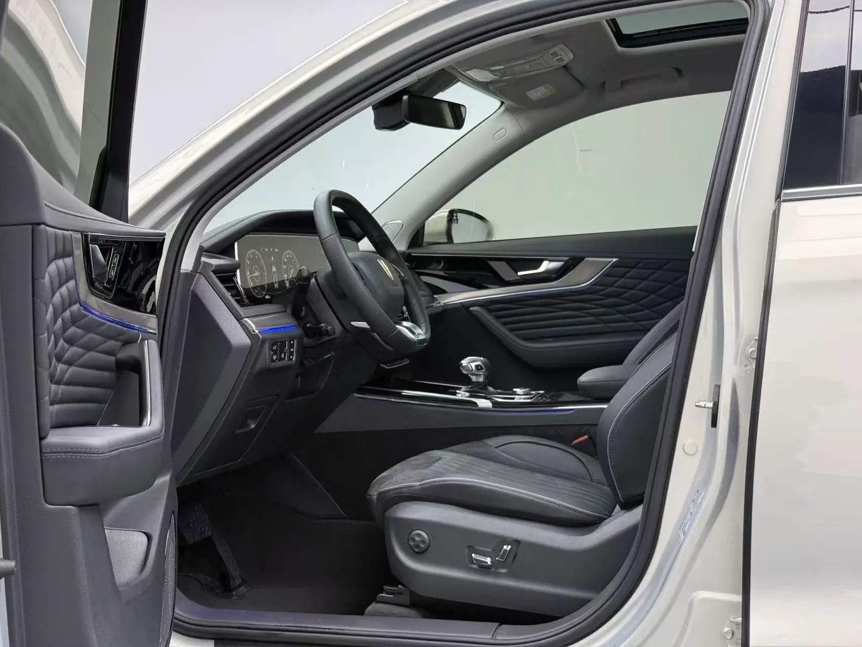 2022 HONGQI HS5 thumbnail 4