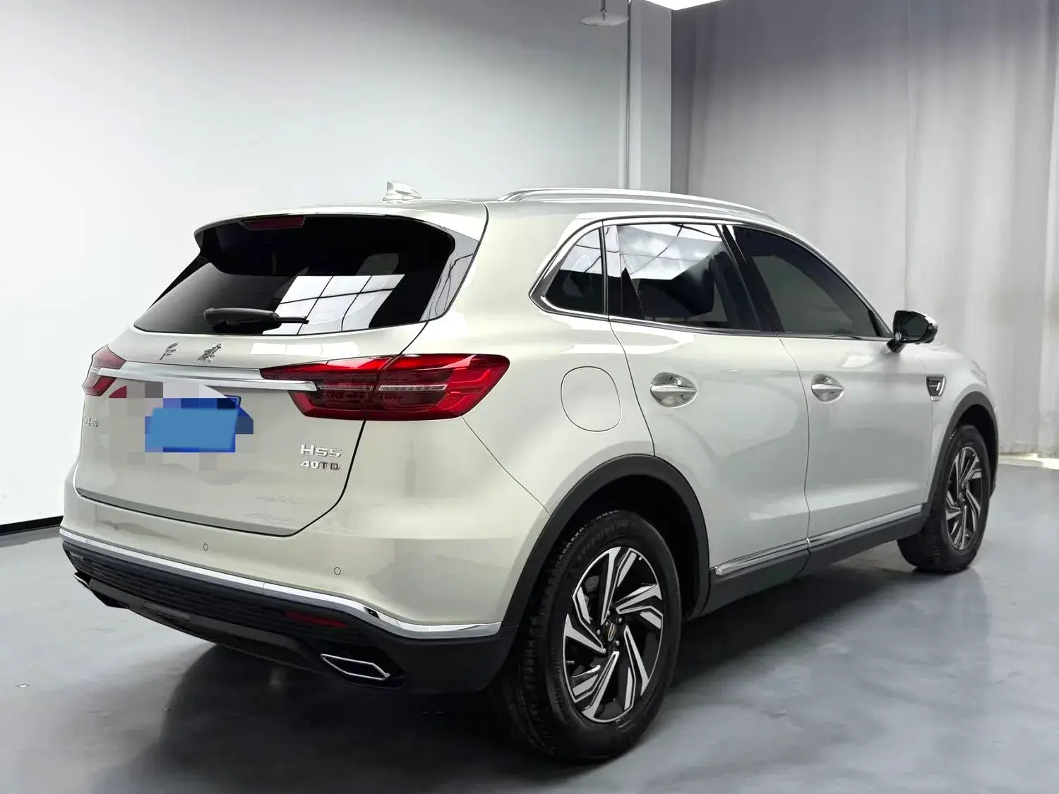 2022 HONGQI HS5 thumbnail 2