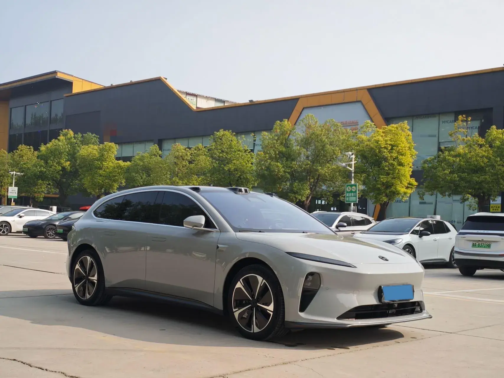 2024 NIO ET5T thumbnail 3