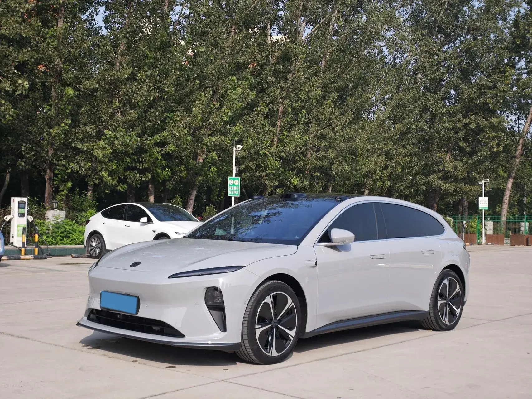 2024 NIO ET5T view 1