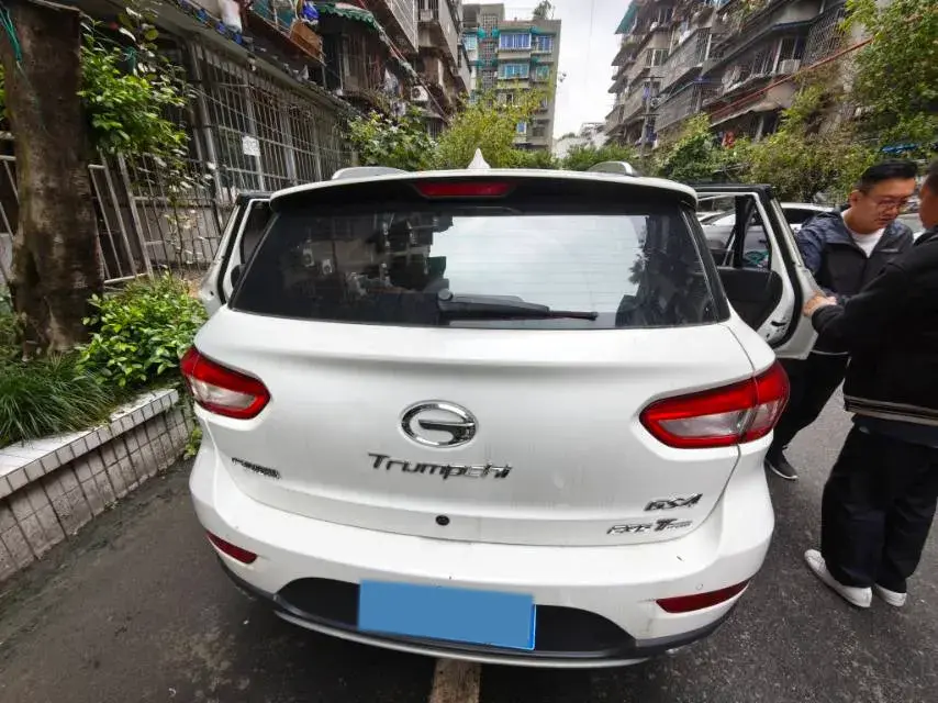 2017 GAC TRUMPCHI thumbnail 3