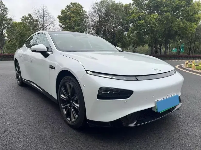 2020 XPENG P7 thumbnail 3