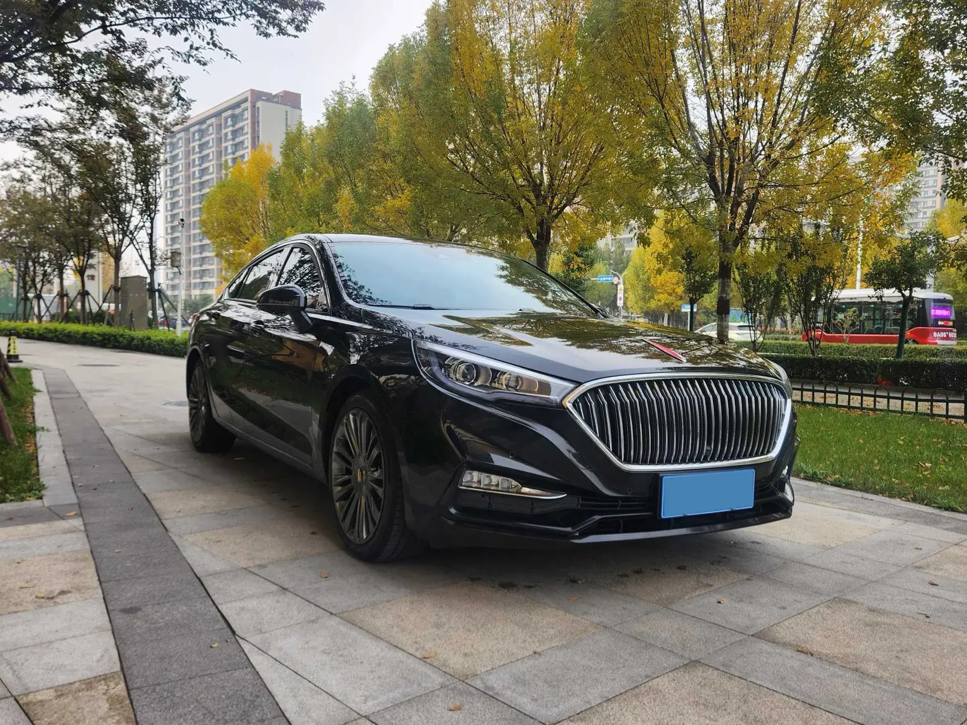 2019 HONGQI H5 thumbnail 3