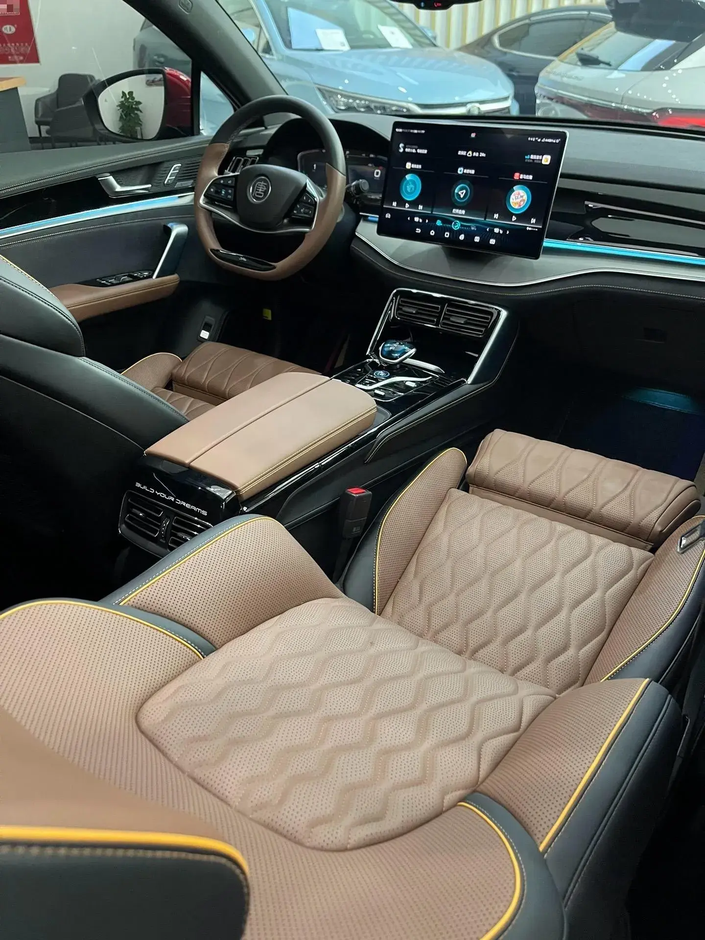 2021 BYD TANG thumbnail 3