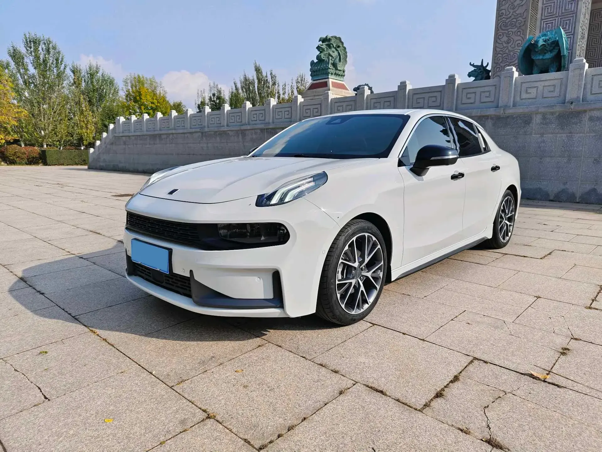 2022 LYNK&CO 03 view 1