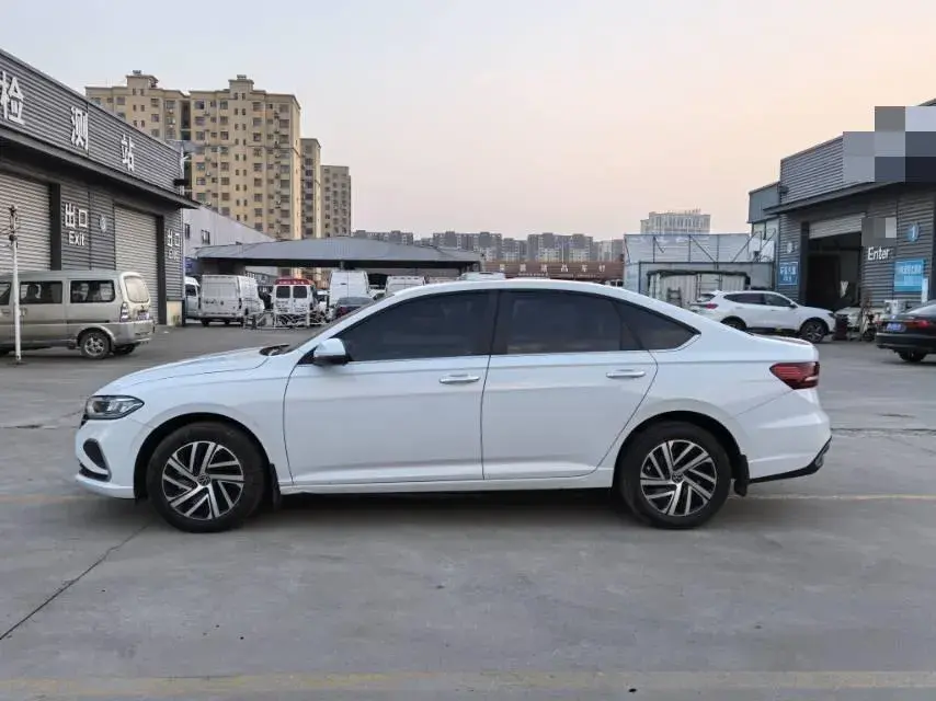 2024 VOLKSWAGEN LAVIDA thumbnail 3