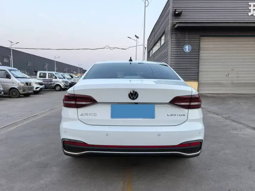 2024 VOLKSWAGEN LAVIDA thumbnail 4