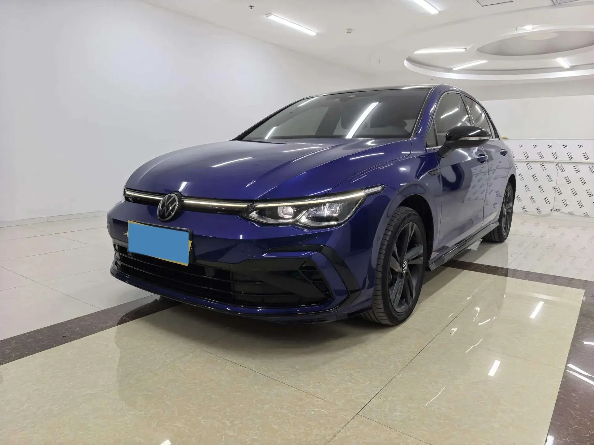 2021 VOLKSWAGEN GOLF view 1