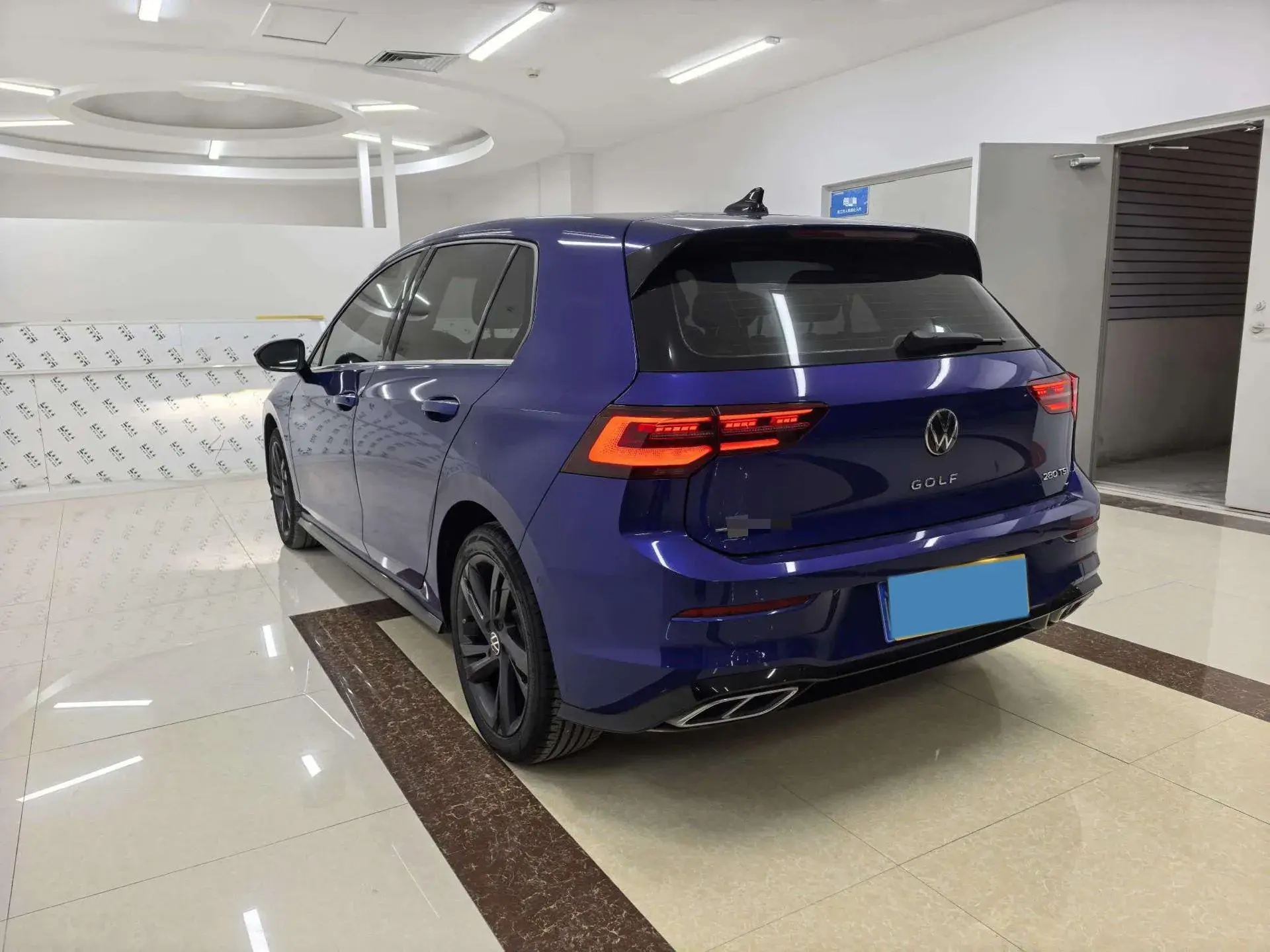 2021 VOLKSWAGEN GOLF thumbnail 4