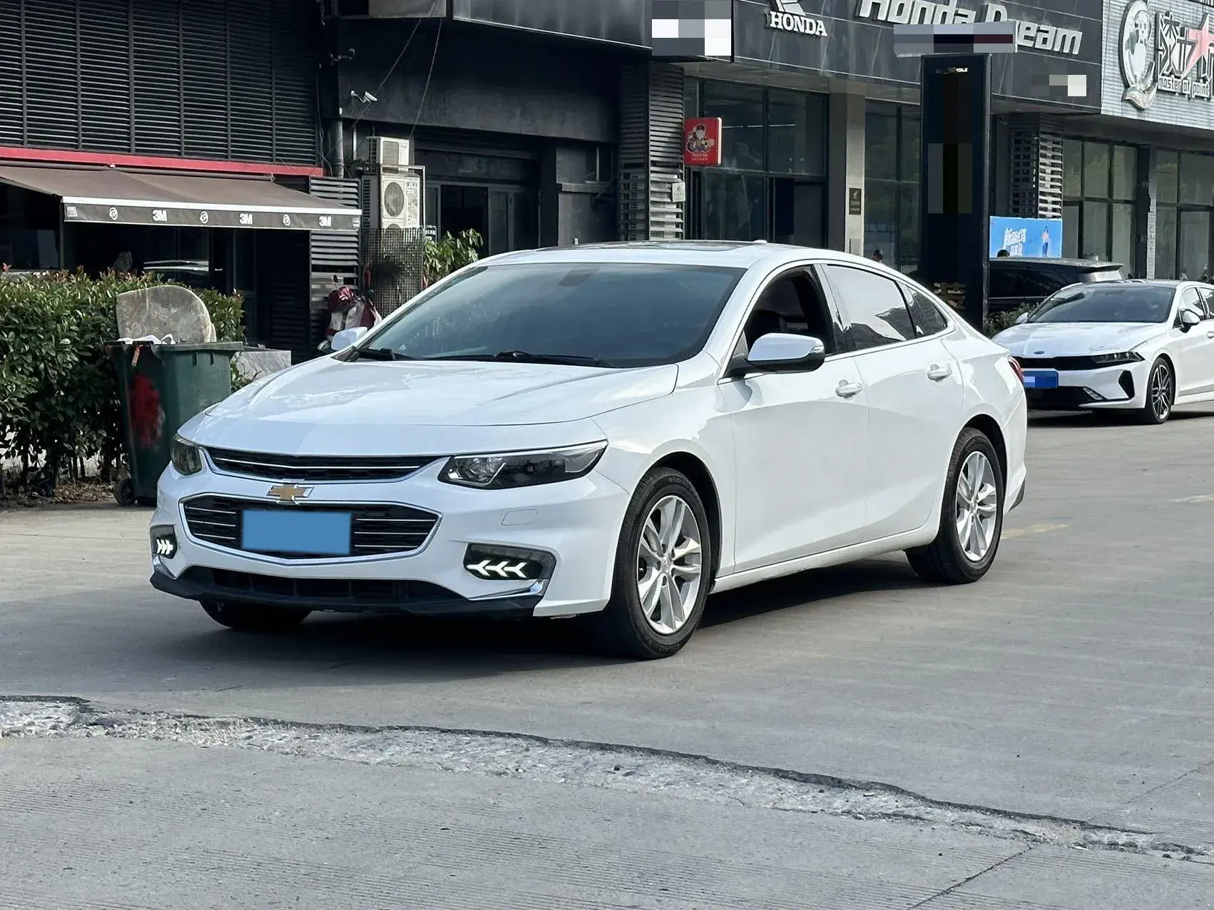 2018 CHEVROLET MALIBU view 1
