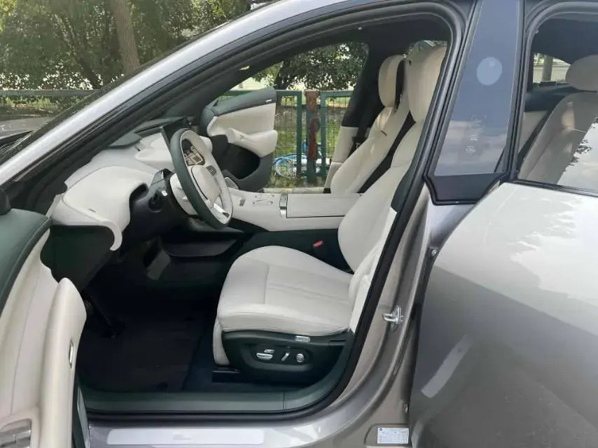 2025 MI YU7 thumbnail 4