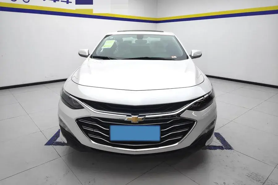 2023 CHEVROLET MALIBU thumbnail 2