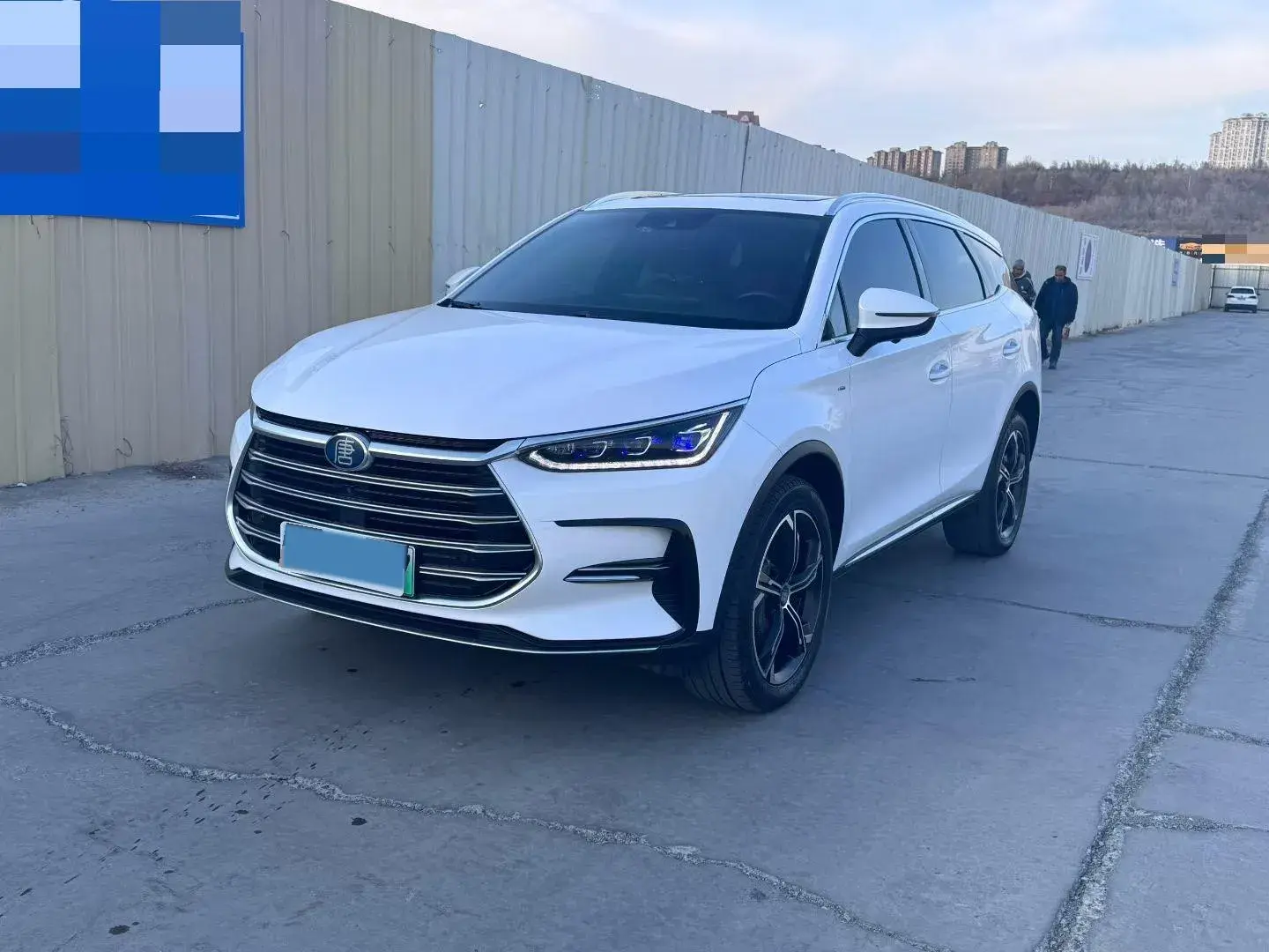 2021 BYD TANG view 1