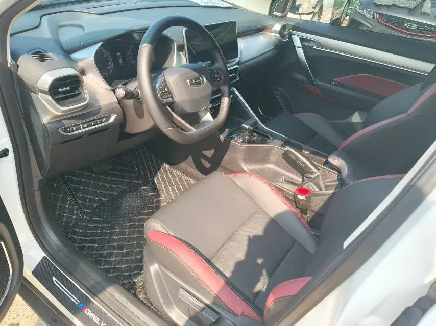 2021 GEELY COOLRAY thumbnail 4