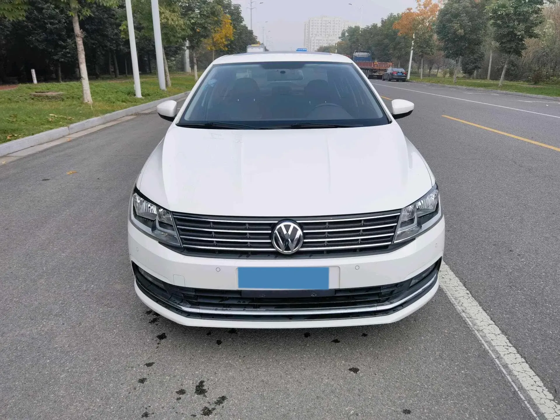 2017 VOLKSWAGEN LAVIDA thumbnail 2