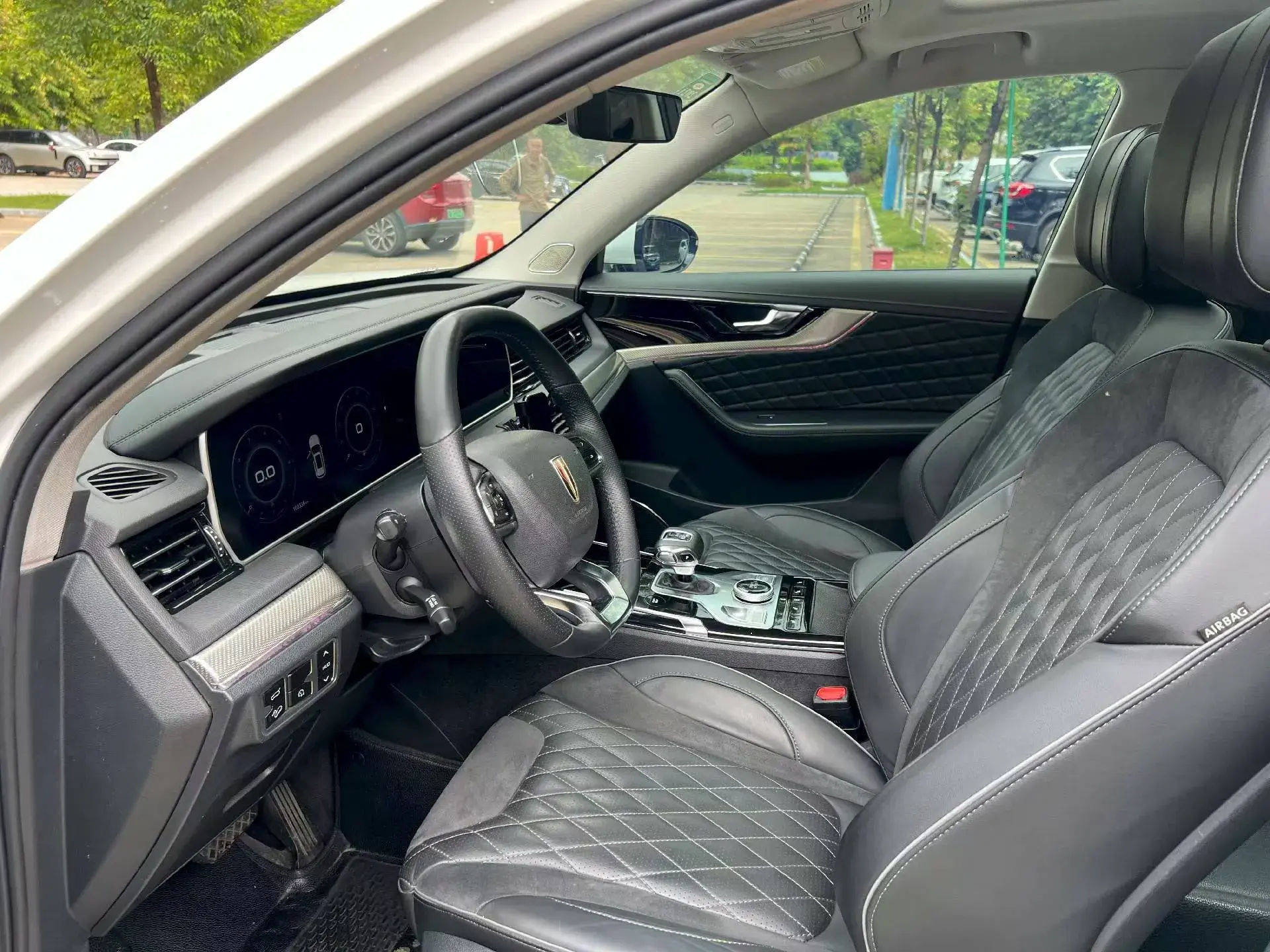 2019 HONGQI HS5 thumbnail 3