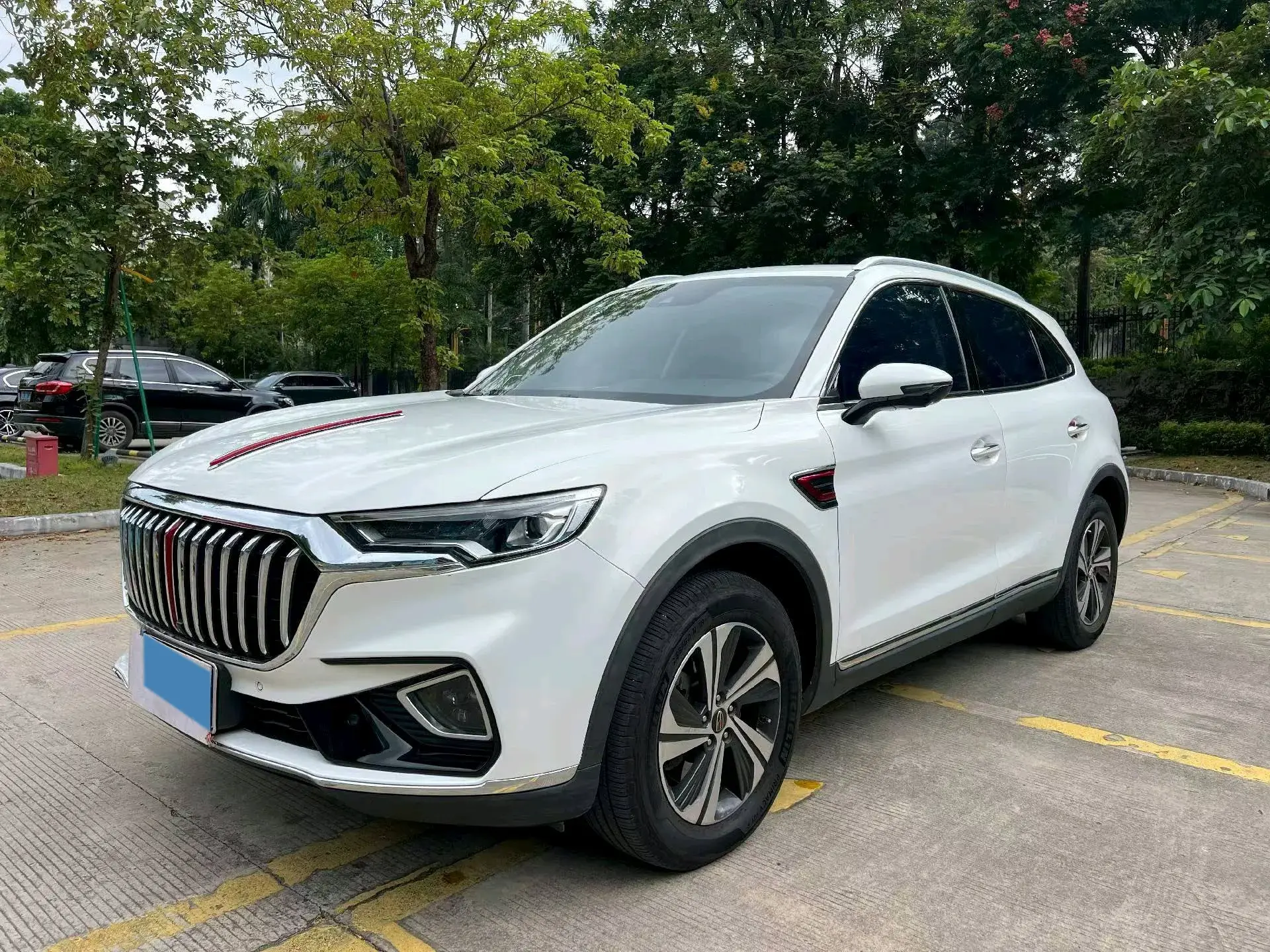 2019 HONGQI HS5 view 1