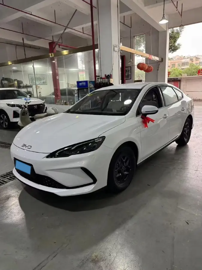2025 BYD Seal05 DM-i 1.5L 101HP L4 E-CVT PHEV 7.68KWH