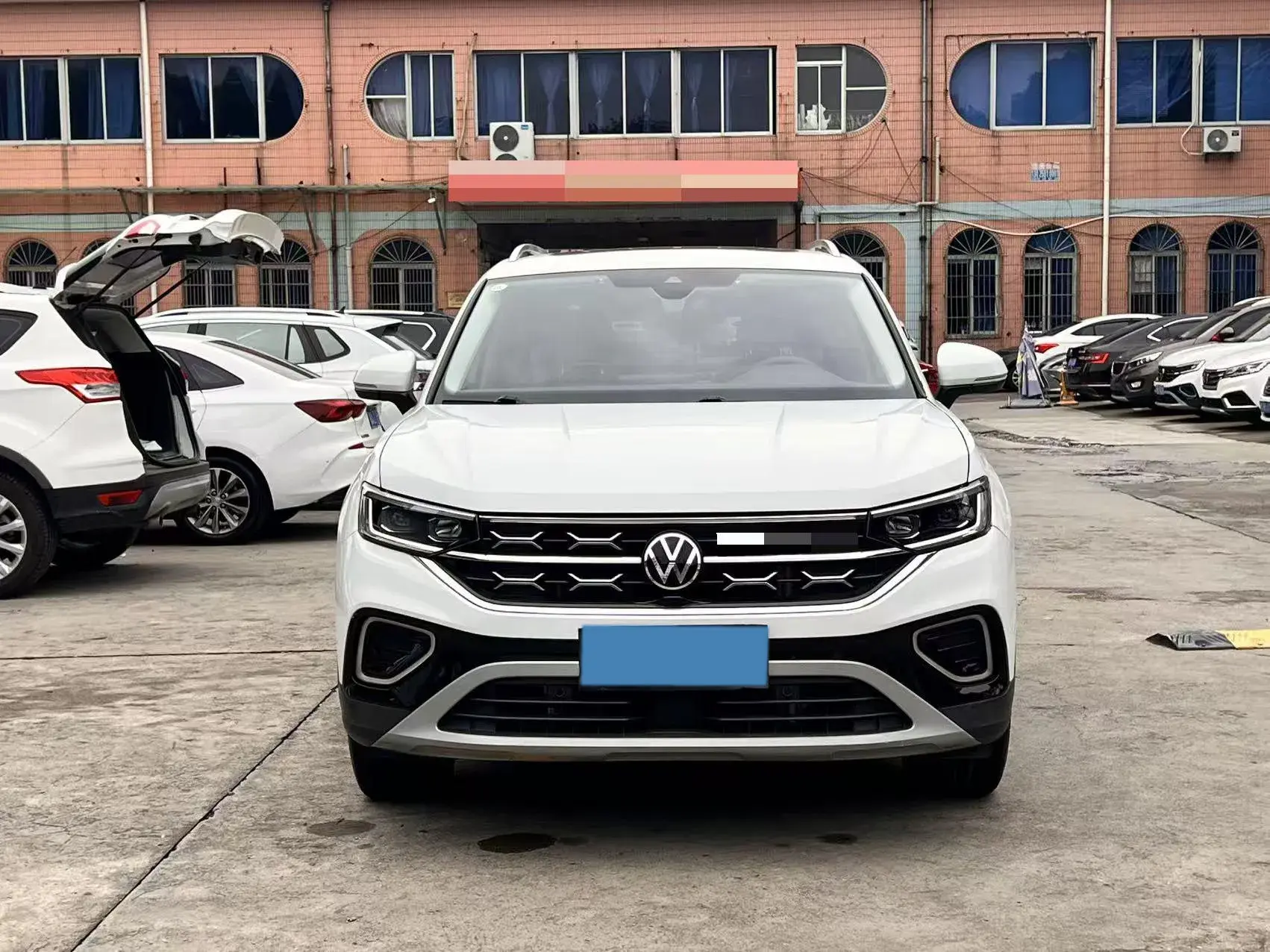 2024 VOLKSWAGEN TAYRON thumbnail 2