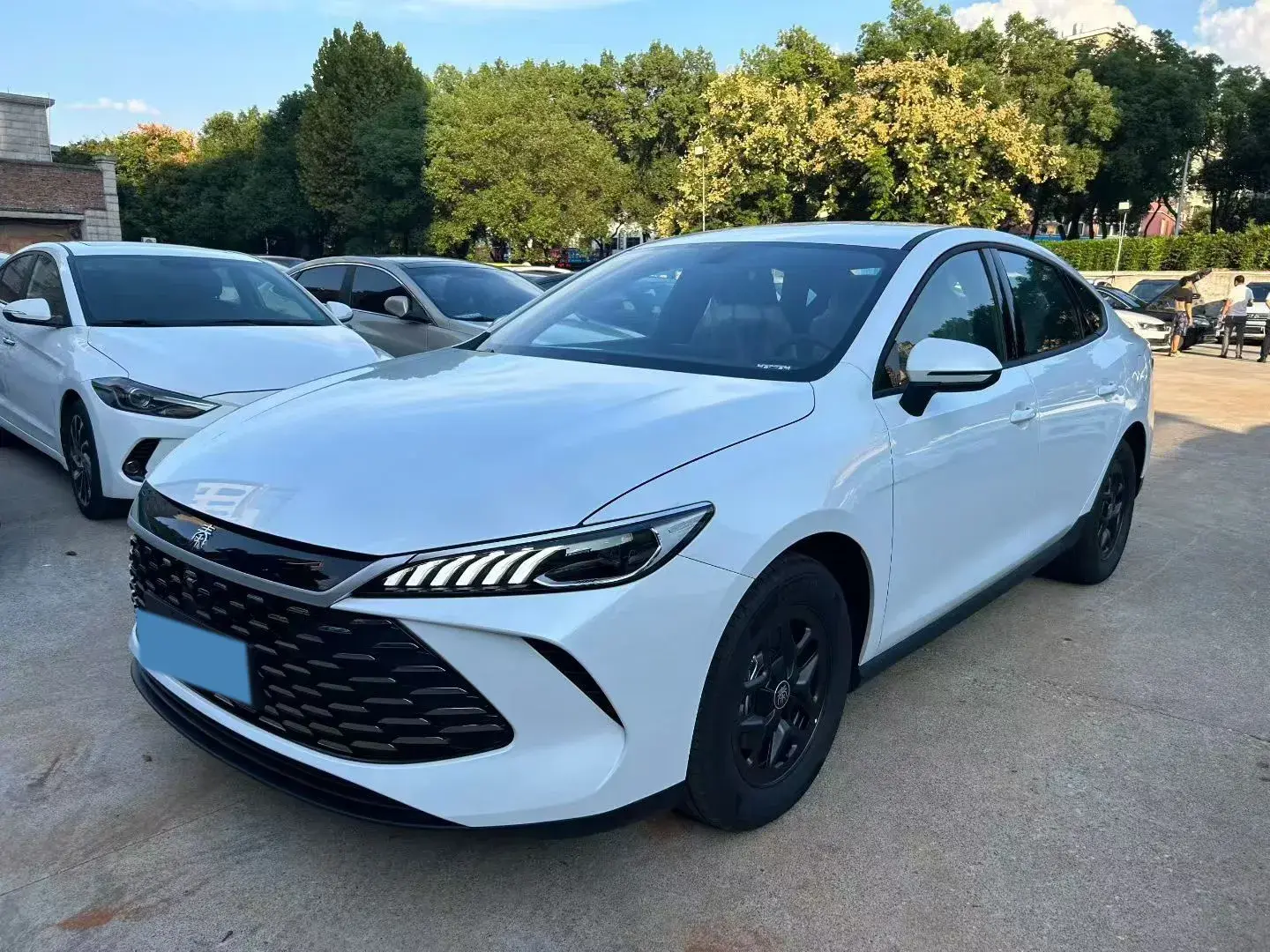 2025 BYD SEAL05 view 1