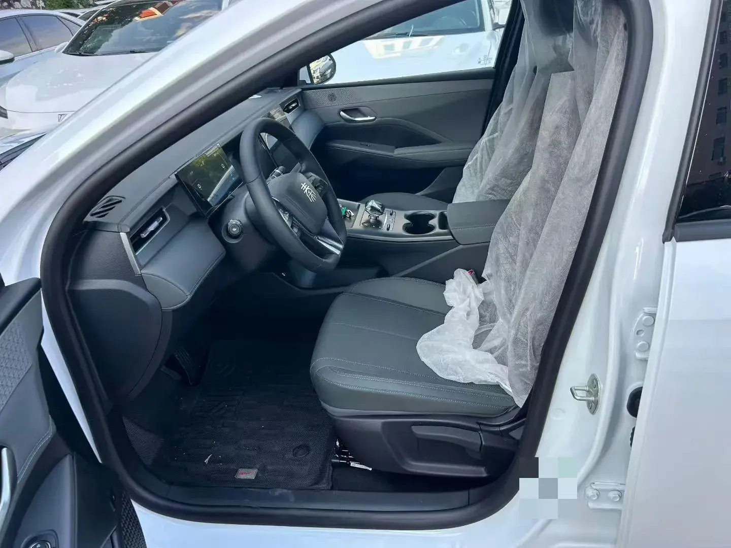 2025 BYD SEAL05 thumbnail 4