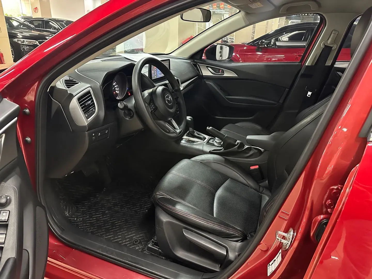 2017 MAZDA 3 thumbnail 4