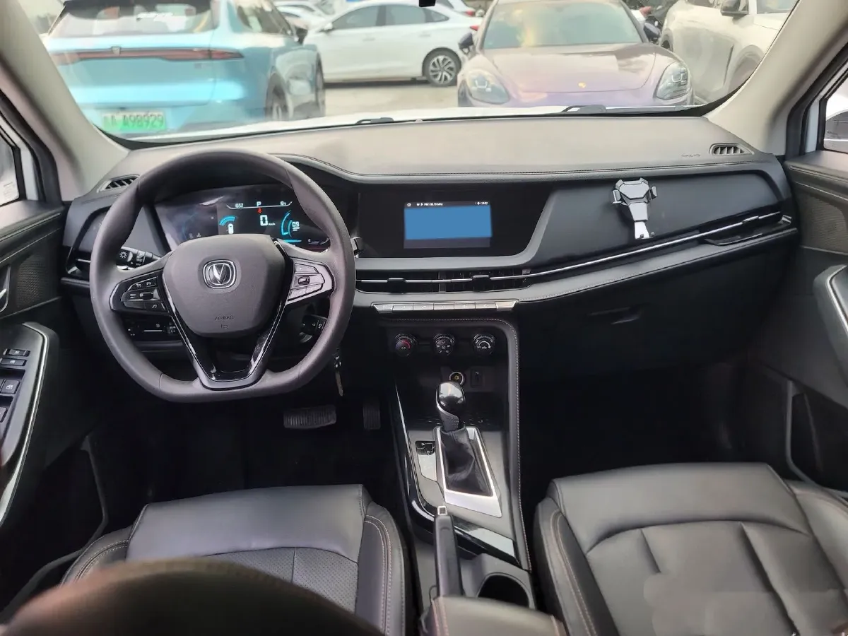 2021 ChangAn CS15 1.5L 107HP L4 5DCT,autocango,china used car exporter,china ev exporter,chinese used car exporter,chinese used ev exporter