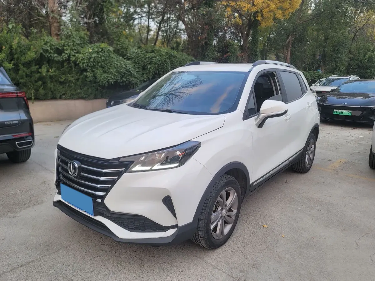 2021 ChangAn CS15 1.5L 107HP L4 5DCT,autocango,china used car exporter,china ev exporter,chinese used car exporter,chinese used ev exporter