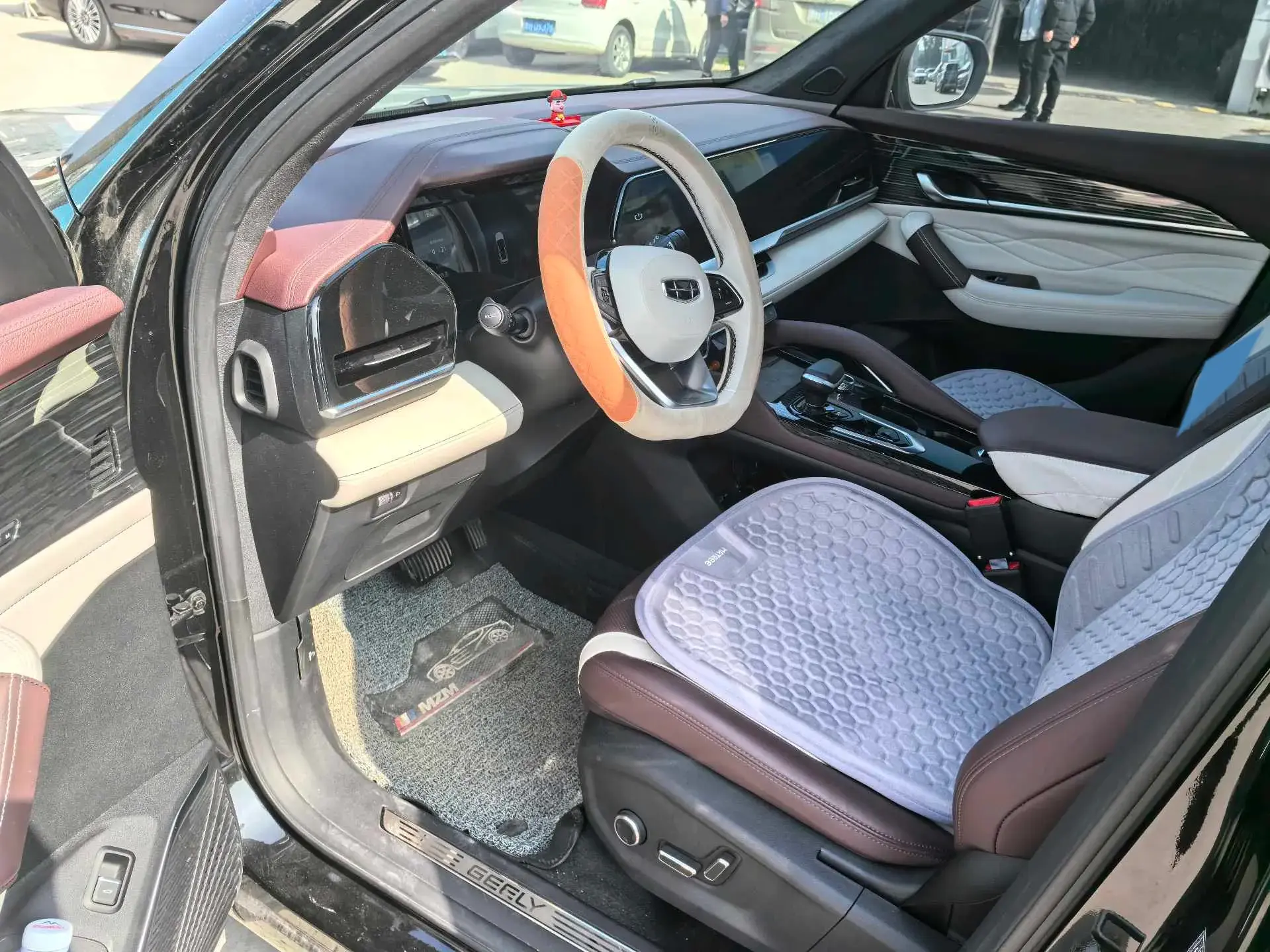 2024 GEELY MONJARO thumbnail 4