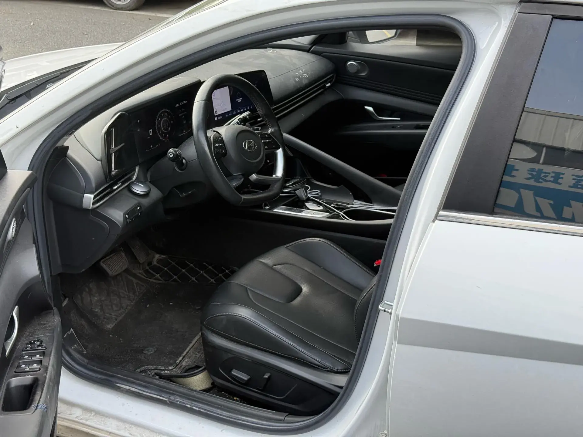 2021 HYUNDAI ELANTRA thumbnail 4